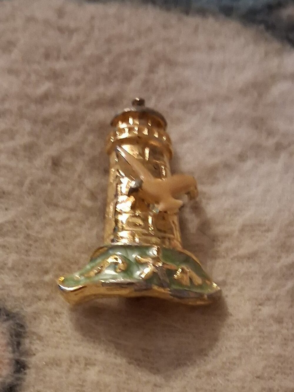 beautfuil and stunning lighthouse pin